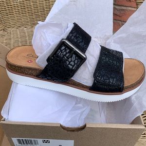 Clarks Elayne Ease Black Nubuck Sandal